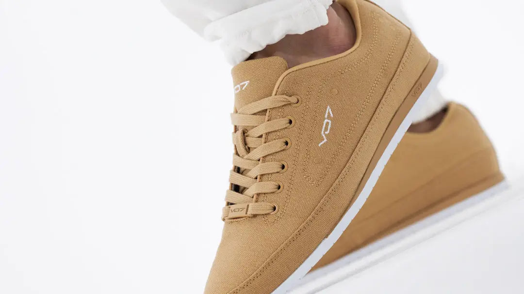 COMMENT PORTER LES SNEAKERS VO7 POUR UN LOOK URBAIN ET TENDANCE
