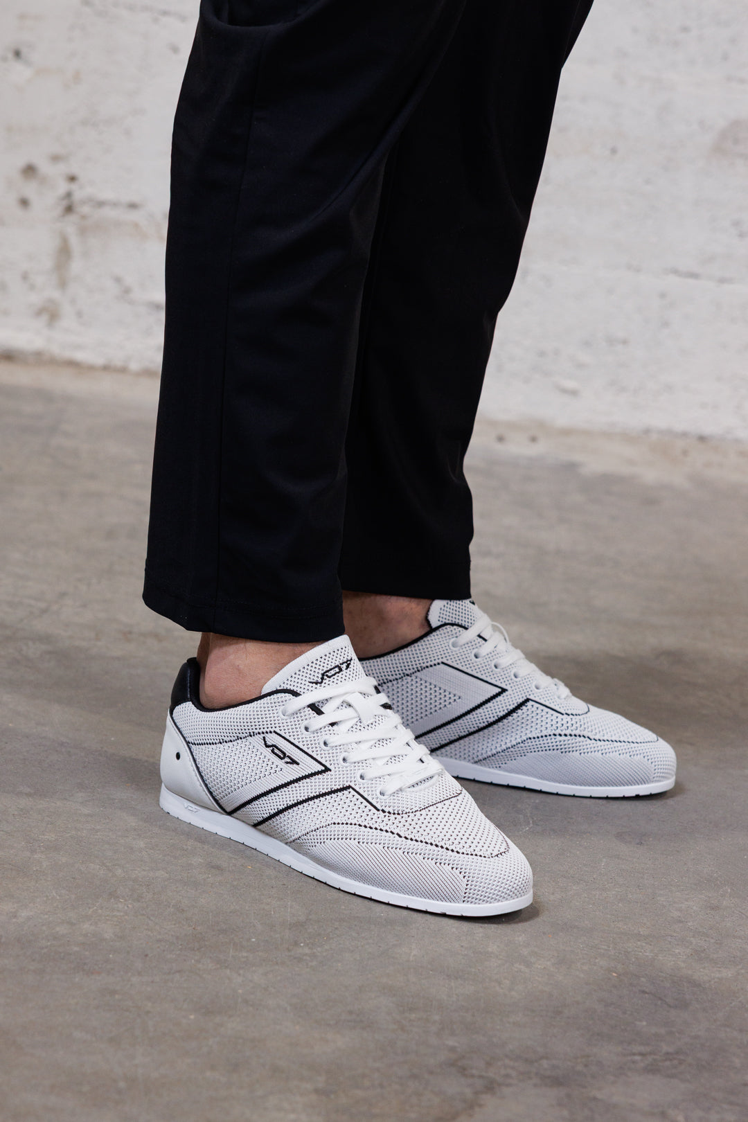 V 07 YACHT 7 WHITE SNEAKERS ELÉGANCE NOIR 6