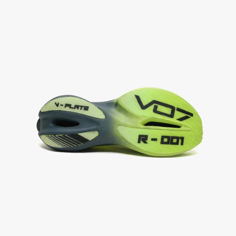 V 07 V RUN 75 SNEAKERS ELÉGANCE 5