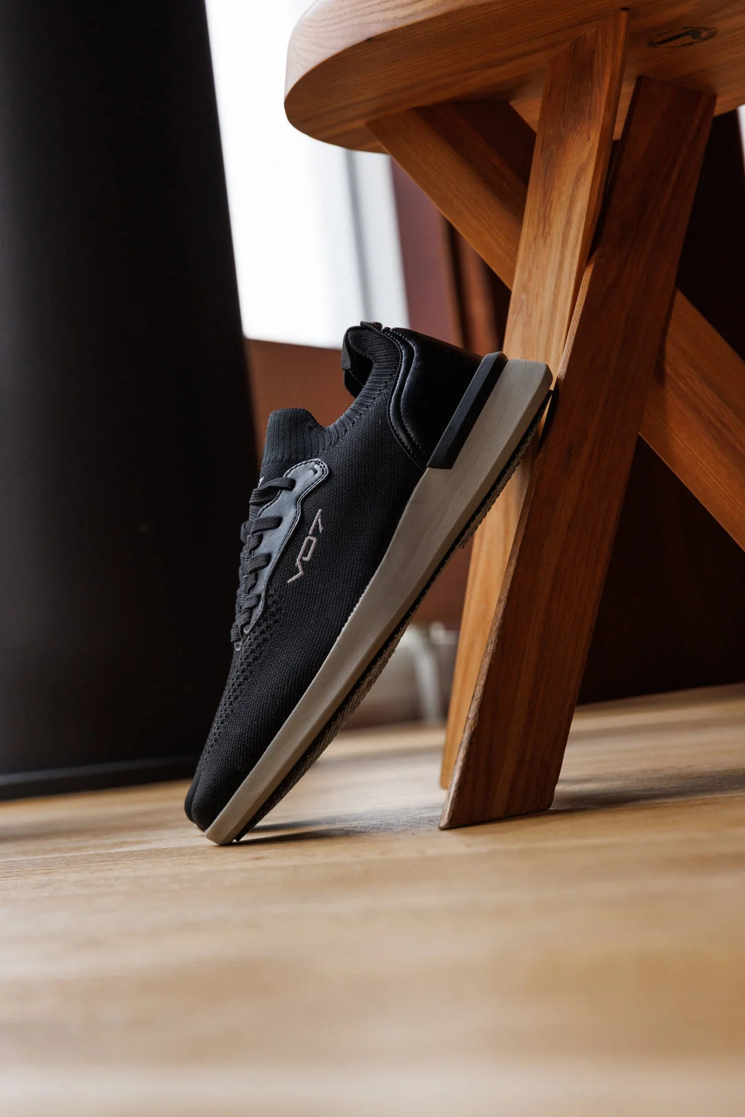 V 07 YACHT PELE BLACK SNEAKERS ELÉGANCE NOIR 3