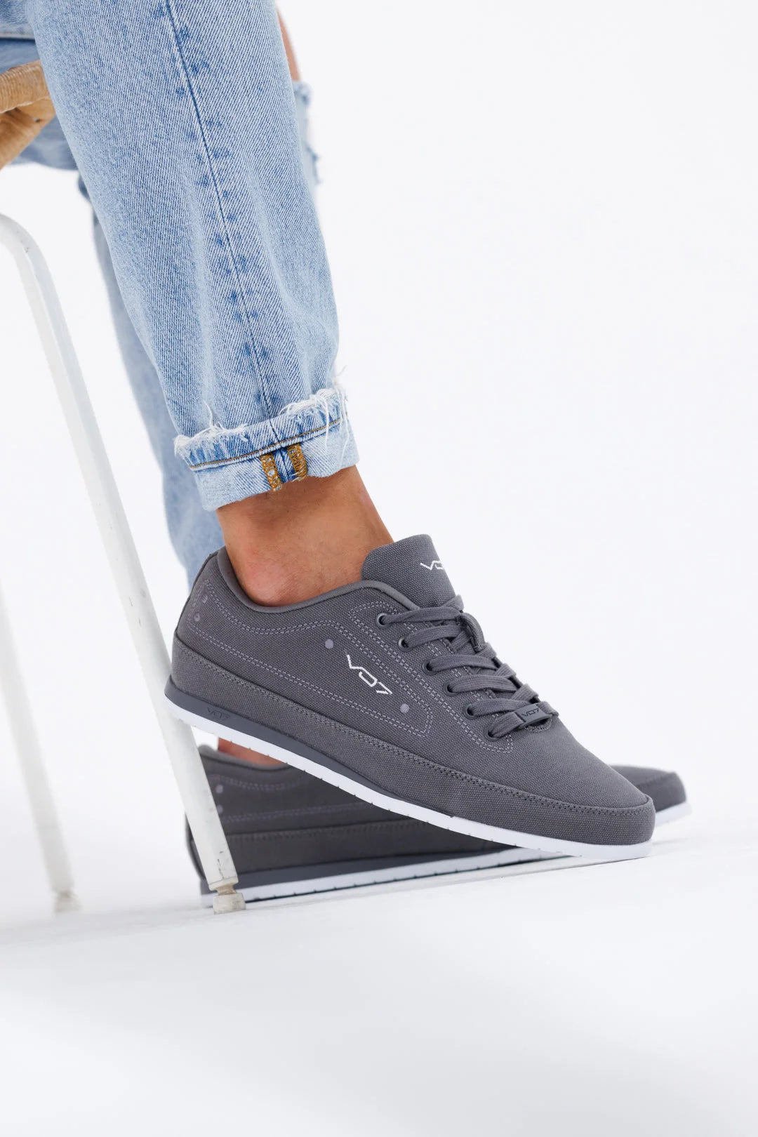 V 07 YACHT 10 DK SNEAKERS ELÉGANCE GRIS 6