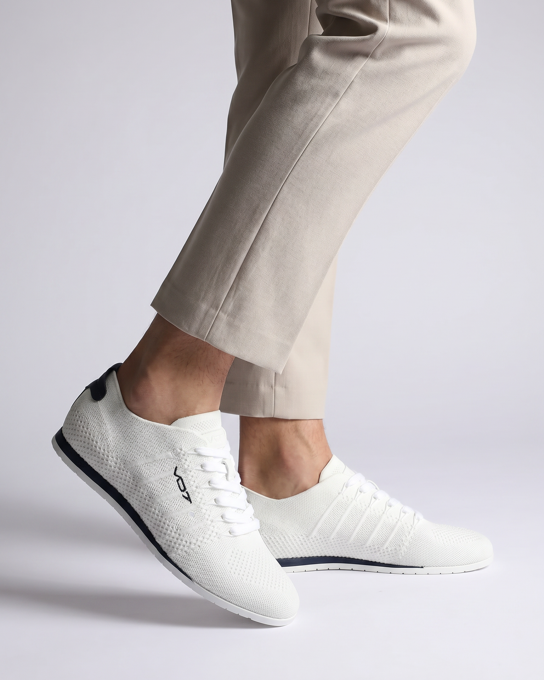 V 07 YACHT KNIT WHITE SNEAKERS BLANC 6